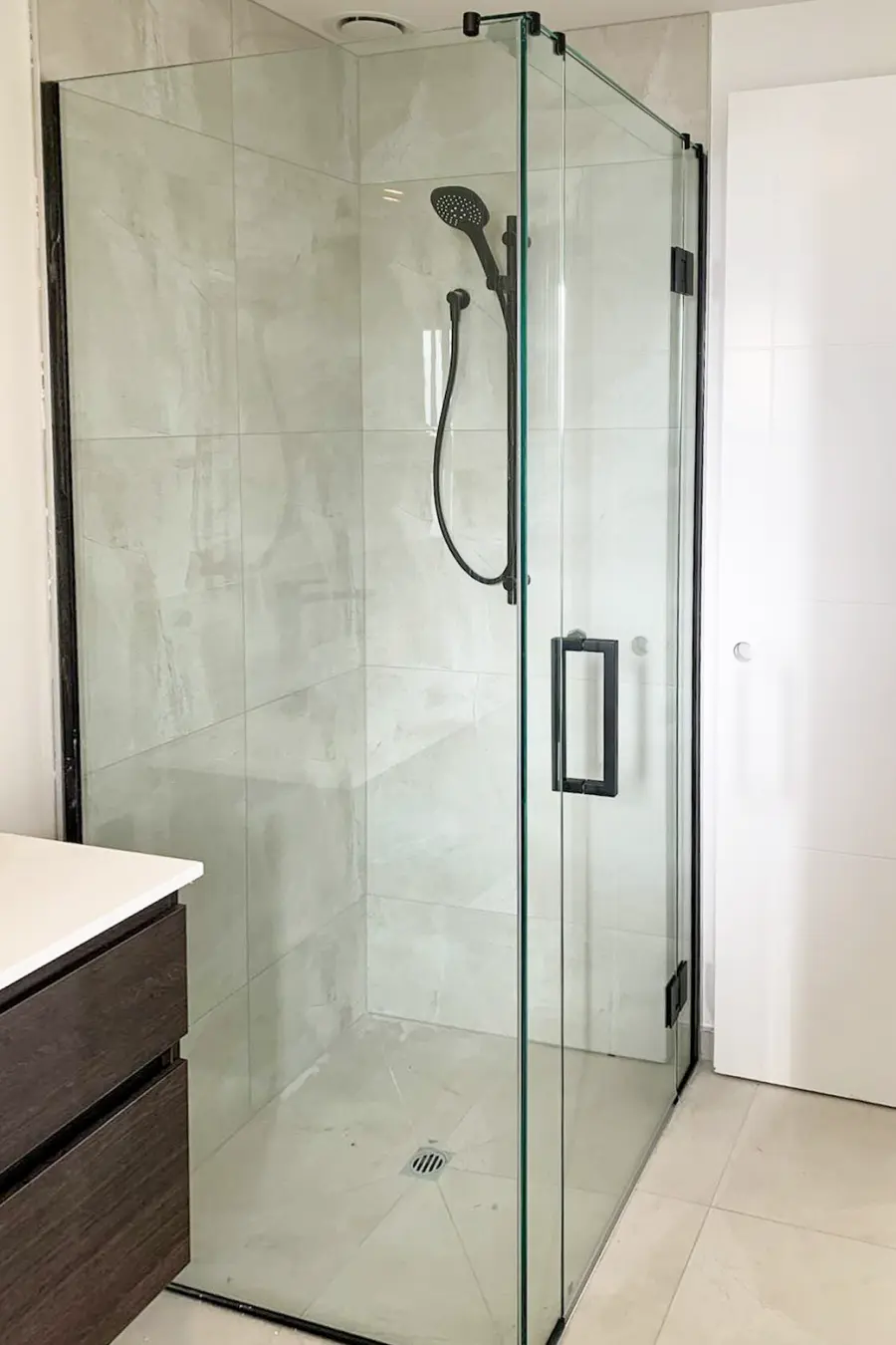 Corner Shower 4 photoshop