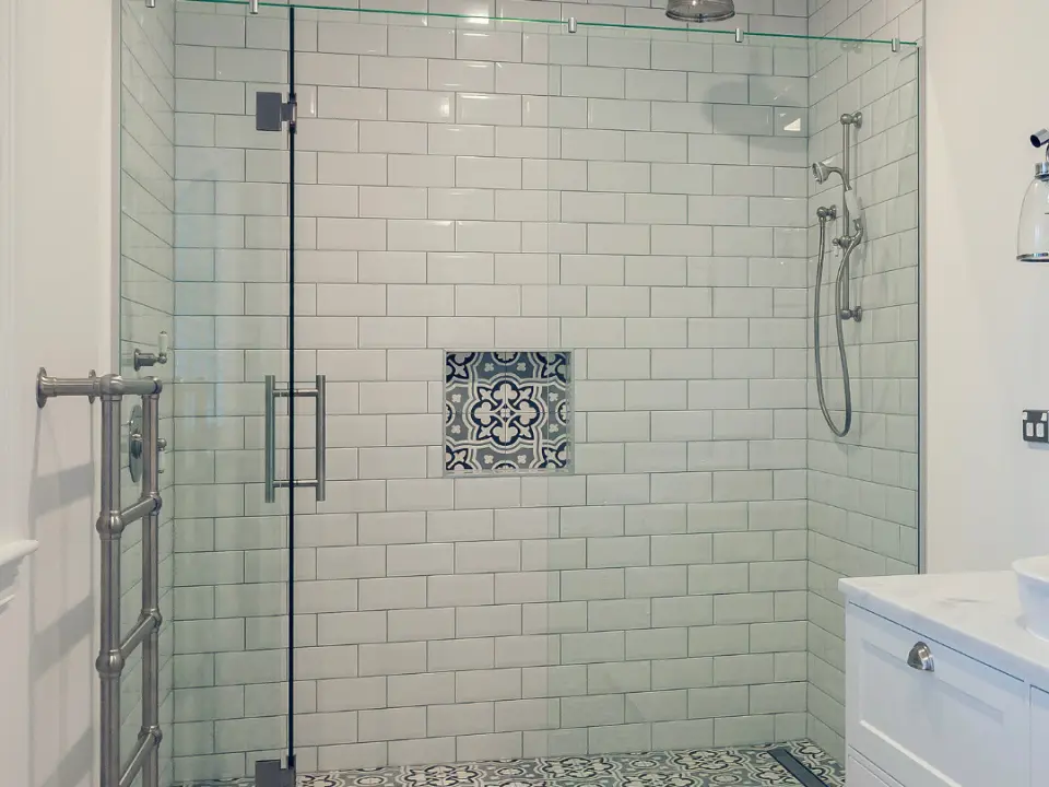 Alcove Showers