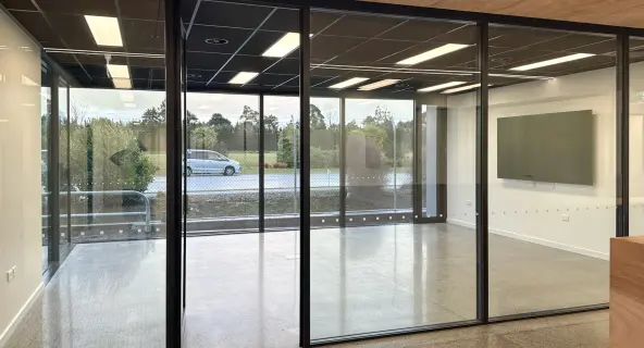 3. Glass Partition black edges (1)