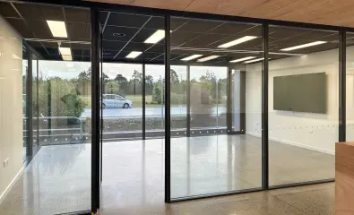 Glass Partition black edges (1)