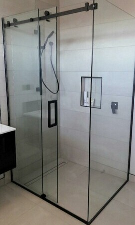 Frameless Corner Shower