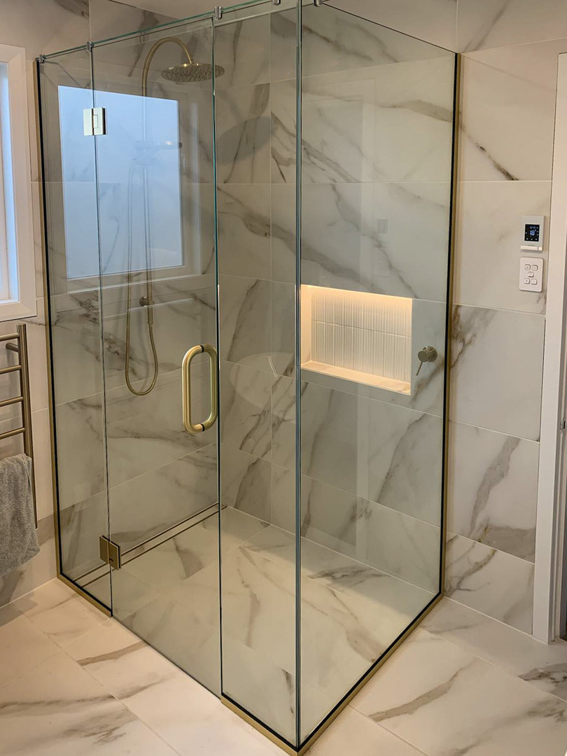 Frameless Shower